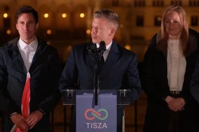 Мадяр вимагає негайної відставки президента Угорщини та його "маріонеток"